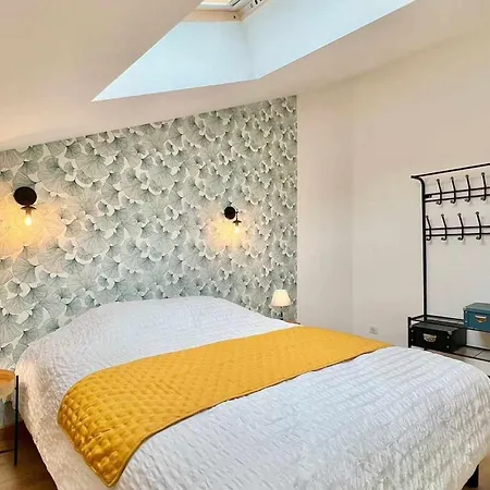 Holiday home Charme 4 Avec Salle D'eau, Confort Moderne - Fr-1-584-368 Haroue