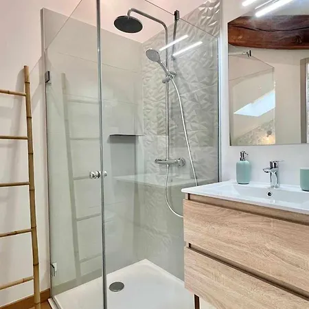 Charme 4 Avec Salle D'eau, Confort Moderne - Fr-1-584-368 Haroue