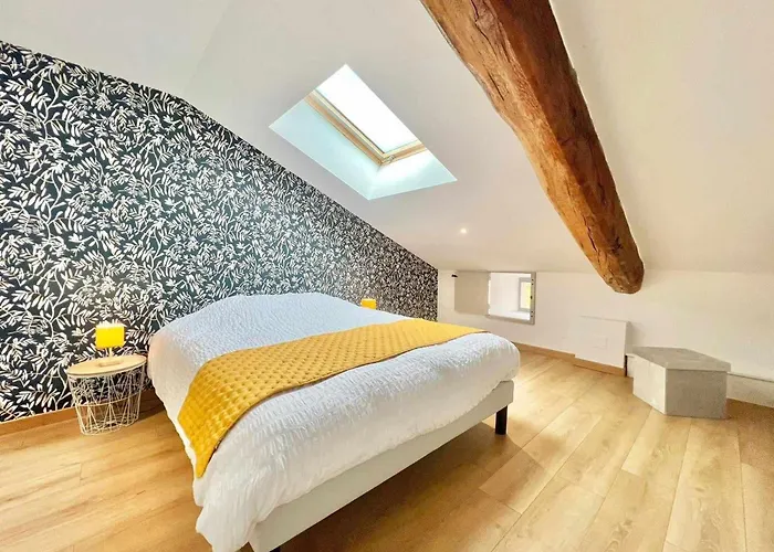 Charme 4 Avec Salle D'eau, Confort Moderne - Fr-1-584-368 * Haroue