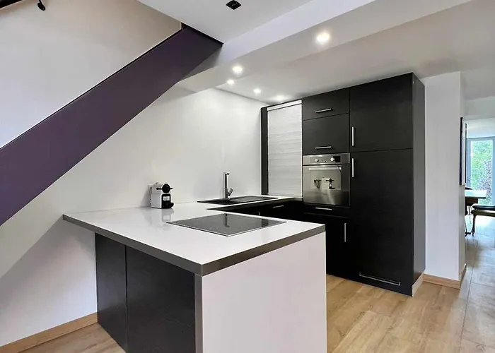 Charme 4 Avec Salle D'eau, Confort Moderne - Fr-1-584-368